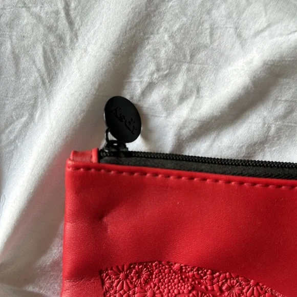 3 for $20! 2 Ipsy Bags - Picture 10 of 11